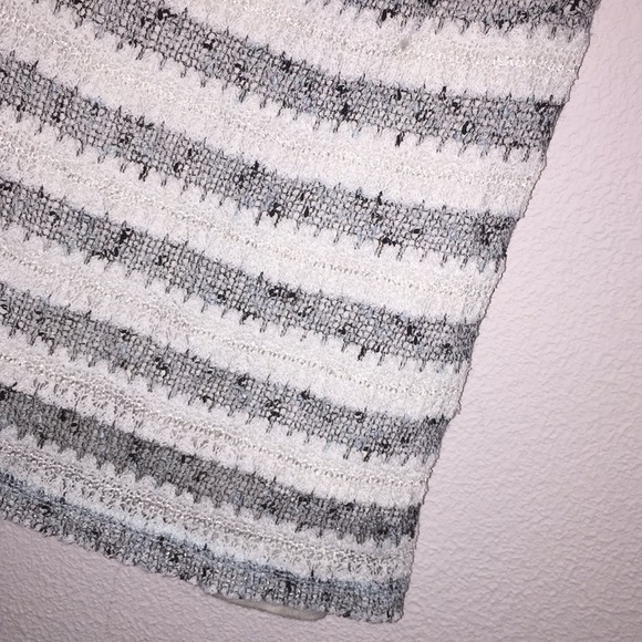 graphic tank top - Picture 6 of 6